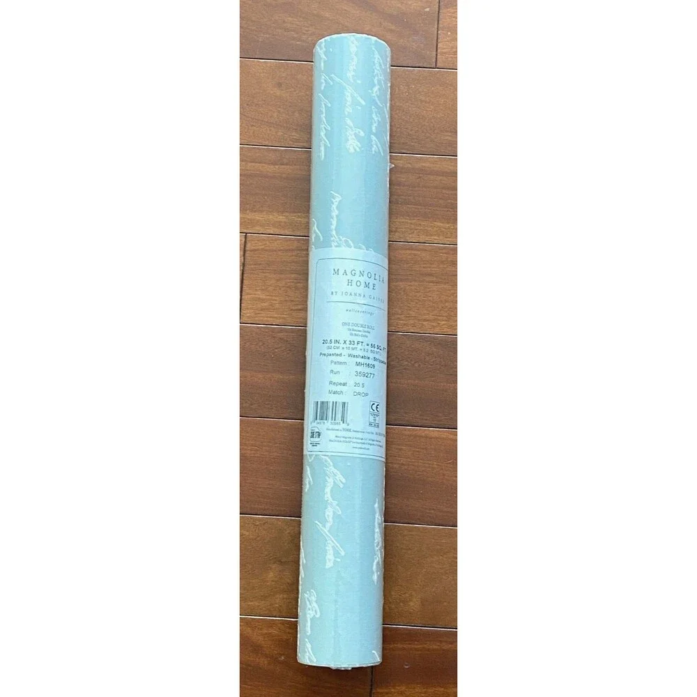 MAGNOLIA HOME Joanna Gaines Prepasted Wallpaper 56 sq ft Noteworthy Green White
